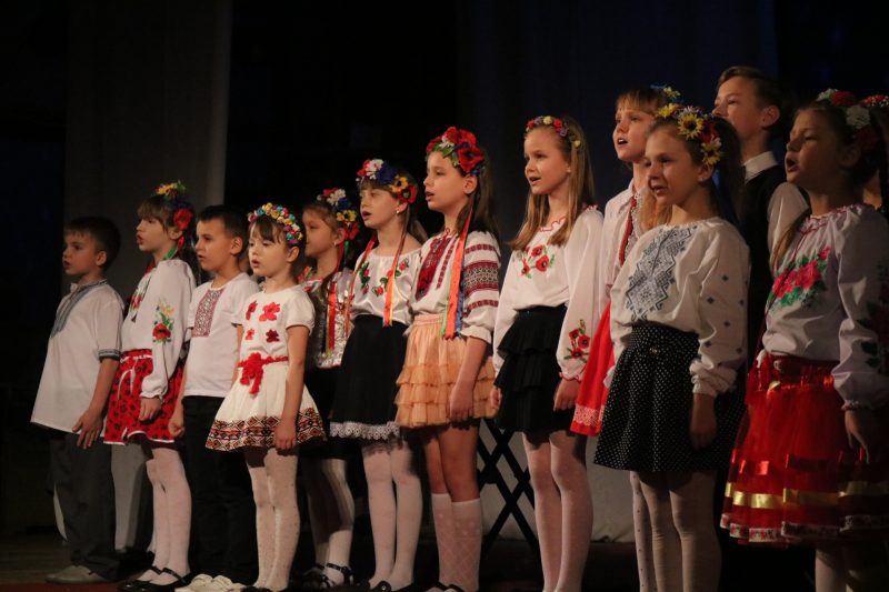 Запорожские дети передали рождественские поздравления военным и волонтерам