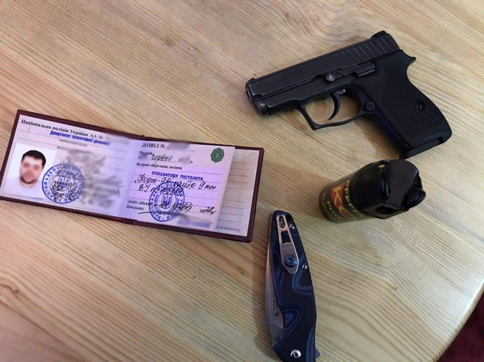 Пистолет, из которого стреляли, принадлежит полицейскому. Фото: fb 