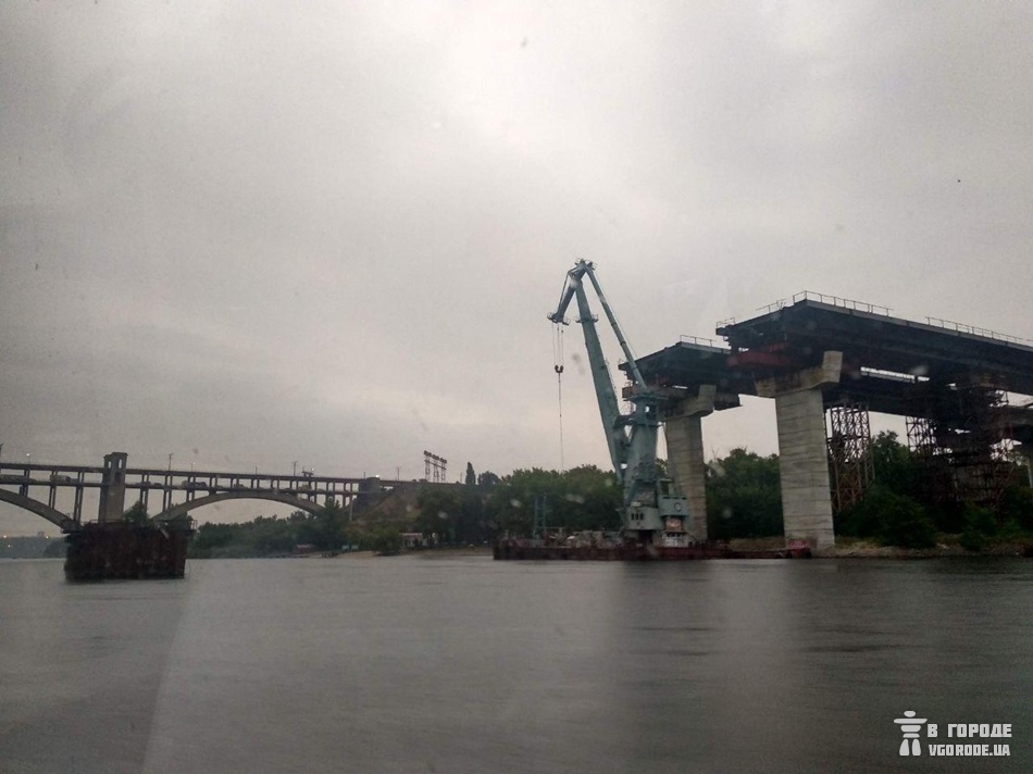 Запорожские мосты будет достраивать турецкая компания. Фото: Анна Покровская