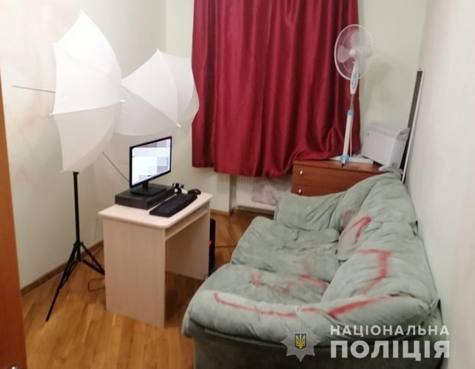 В центре Запорожья обустроили порно-студию на съемной квартире. Фото: ГУНП