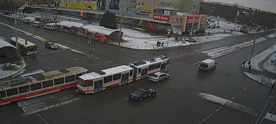 Трамваи проехать могут / webcam.zp.ua
