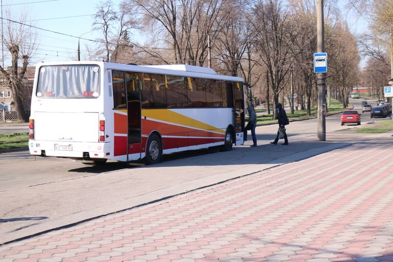 Автобуси «Запоріжсталі» їдуть за своїми працівниками і в передмістя