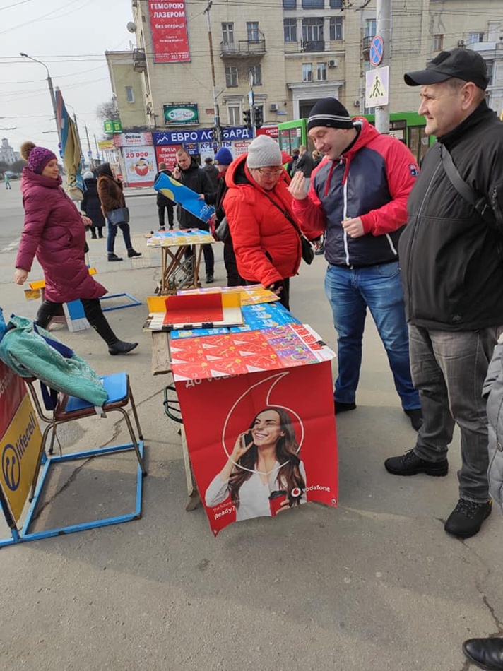 Стихийные торговые точки пользуются популярностью у горожан / фото: инспекия по благоустройству Запорожского горсовета