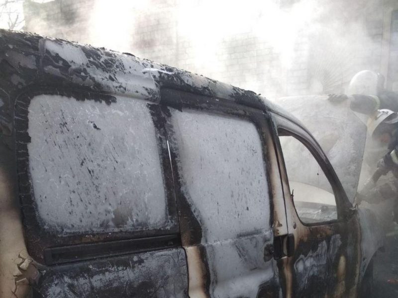 В Бердянске произошел пожар - горел автомобиль