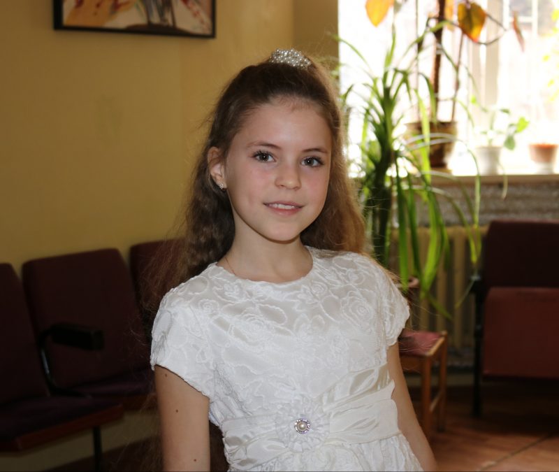 ученица детской музыкальной школы № 8 Алиса Туманова