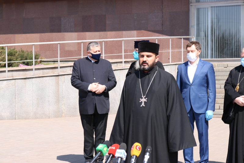 Настоятель Армянской Апостольской церкви Запорожья о. Юсик Нуриджанян