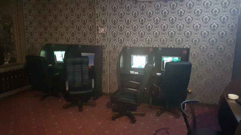 В центре Запорожья зал игровых автоматов работал не законно