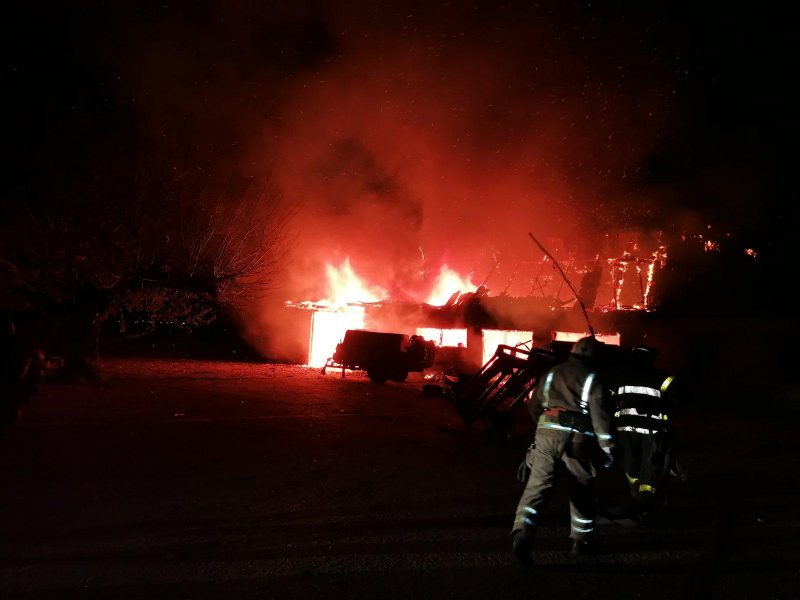 В Запорожской области ночью горело здание