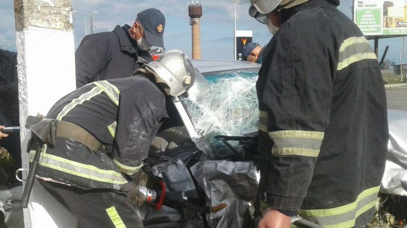 В Запорожской области столкнулись автомобили: пострадали дети, а водителя зажало в машине