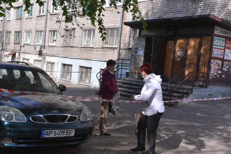 Правоохранители дежурят возле общежития в Александровском районе круглосуточно