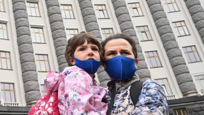 коронавирус в Украине не отступает