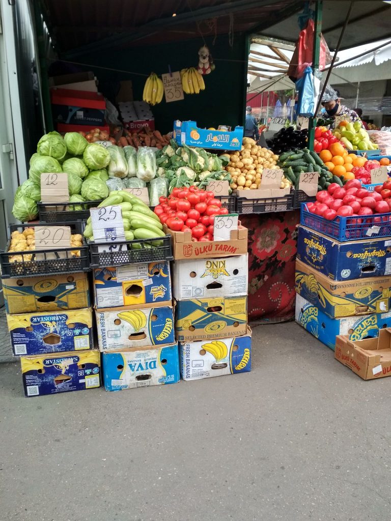 На Крытом рынке цены на овощи и ягоды немного снизились, но продавцы говорят ненадолго