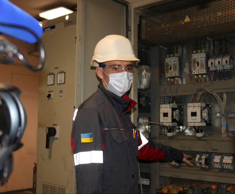 У свої 25 Артем Первалов працює на "Запоріжсталі" майстром з ремонту електрообладнання