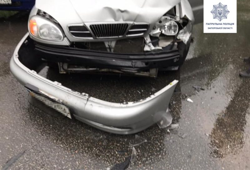 В Запорожье пьяный водитель несколько раз садился за руль - его не остановила даже авария