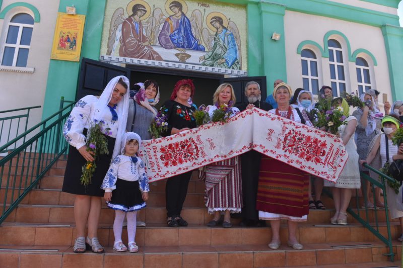 В Запорожье освятили особенный рушник "Женское счастье"