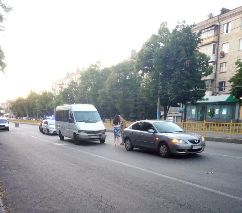 ДТП произошло на пересечении улицы Якова Новицкого и проспекта Соборного