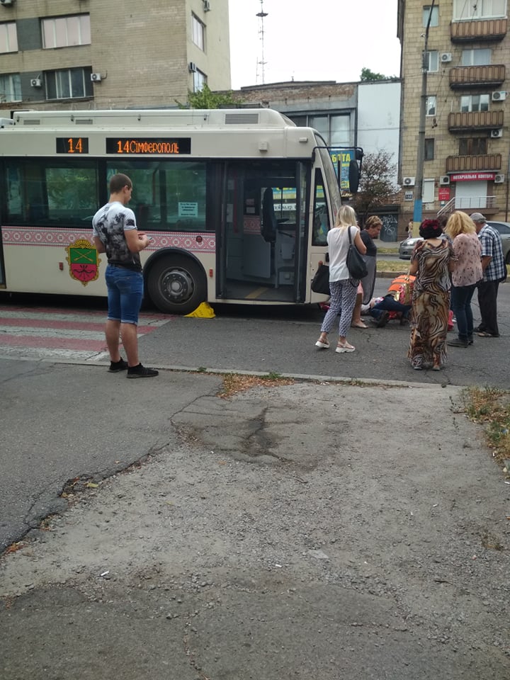 троллейбус сбил пешехода