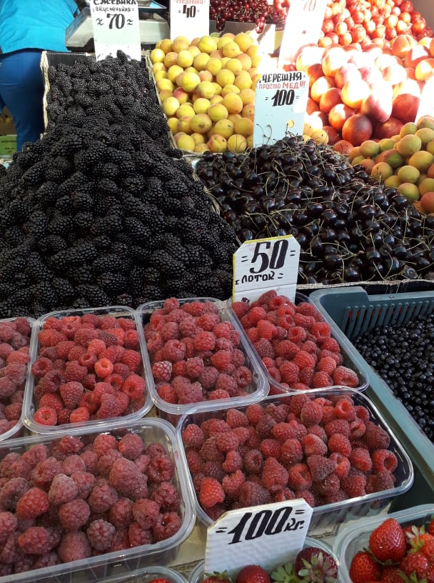ягоды на Крытом рынке