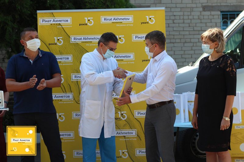 лікарня інтенсивного лікування міста Дніпрорудне отримала чотири апарати штучної вентиляції легенів 