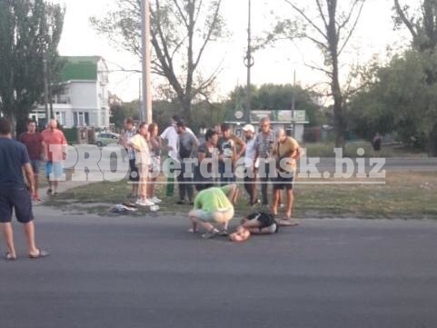 В Бердянске на пешеходном переходе сбили мужчину