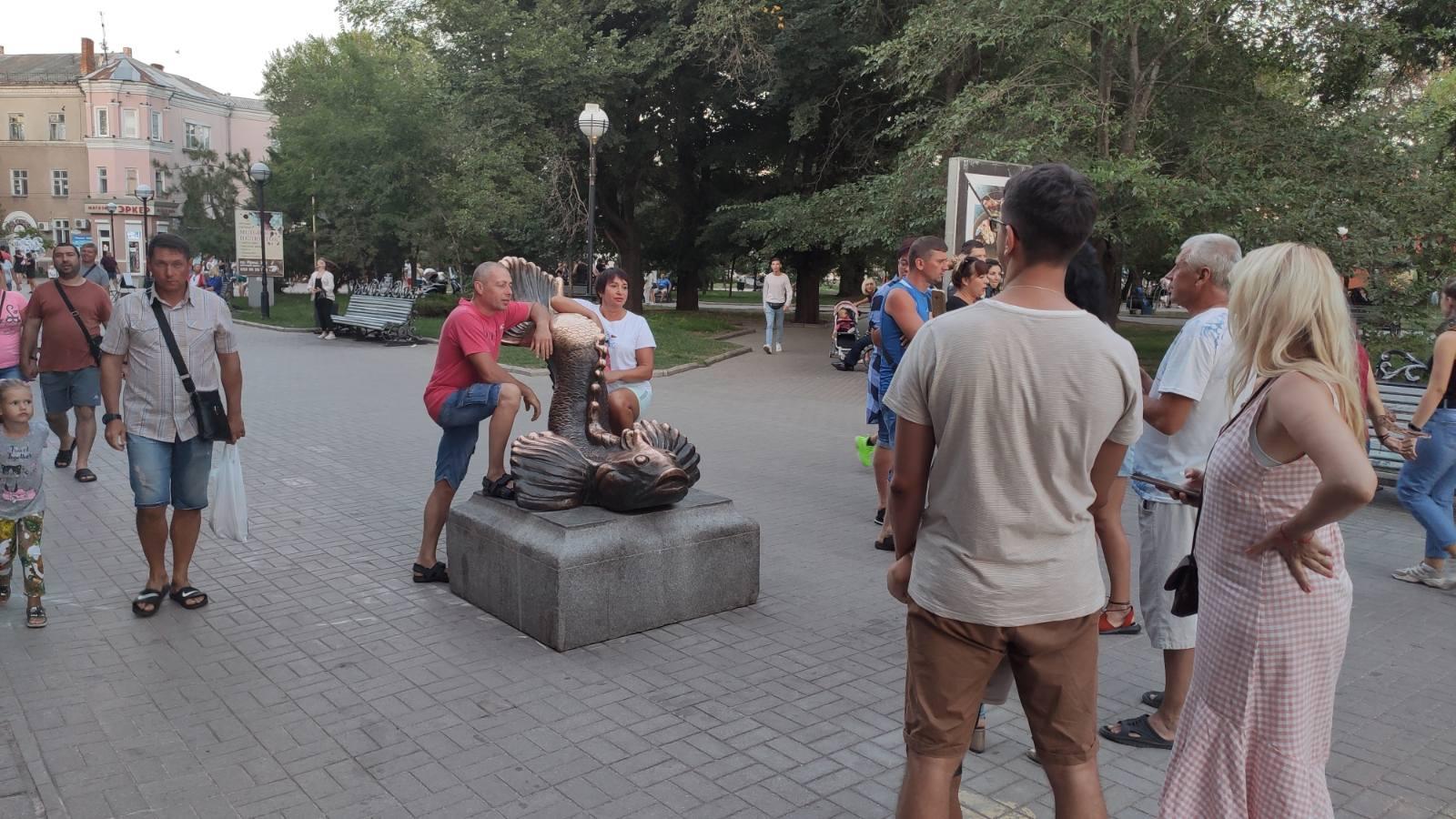 Бычок-кормилец отвернулся от Бердянска - что случилось с памятником после ДТП с зерновозом?