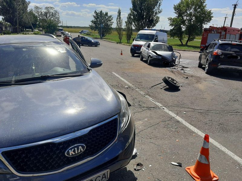 Два автомобиля столкнулись возле Акимовки 