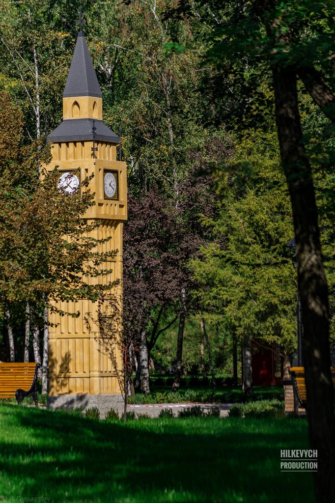Фотограф показал, как выглядит осенний парк в городе Запорожской области - фото