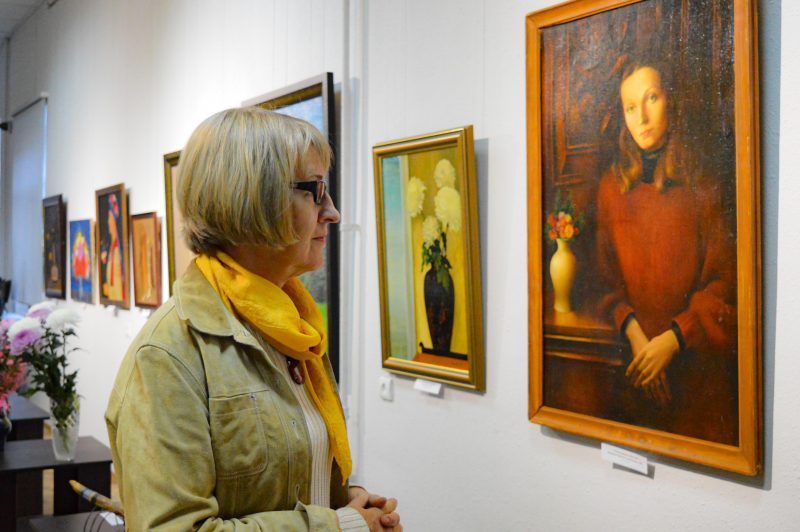 Изысканные детали и гармония: в Запорожском музее открылись сразу две выставки