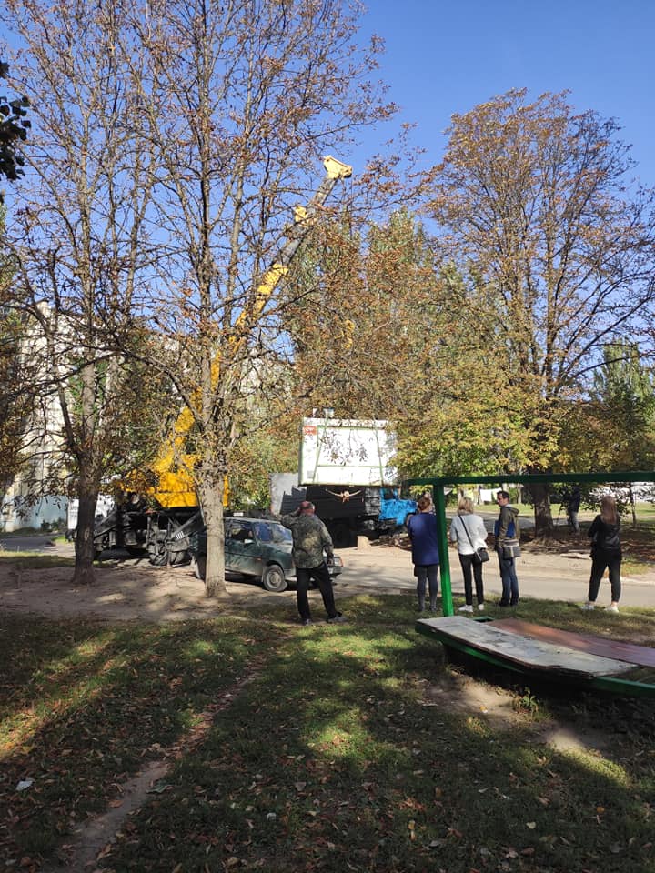 В Днепровском районе демонтировали незаконный киоск