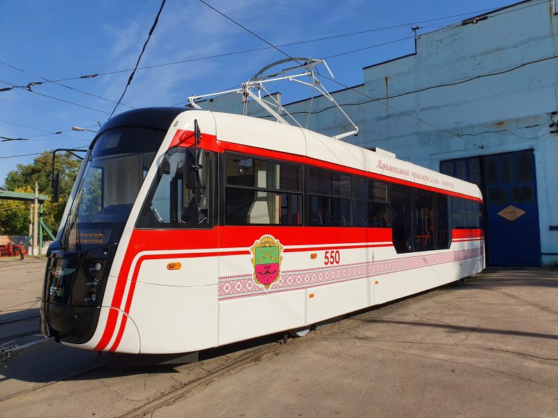 В Запорожье на маршрут вышел новый европейский трамвай