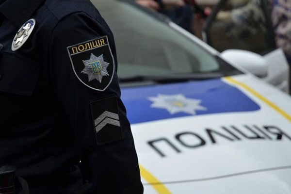 В Запорожье пьяный мужчина набросился на полицейского в участке (ФОТО)