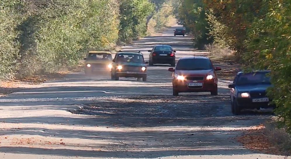 В Запорожской области «исчезла» дорога, которая соединяет несколько населенных пунктов (ВИДЕО)