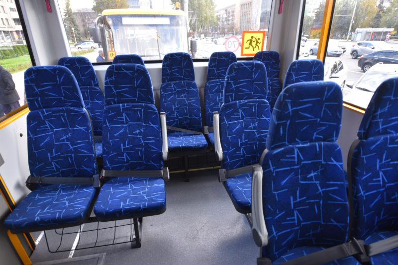 Громады Запорожской области получили новенькие школьные автобусы