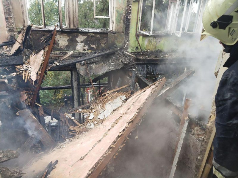 На Хортице в здании заброшенного института произошел пожар