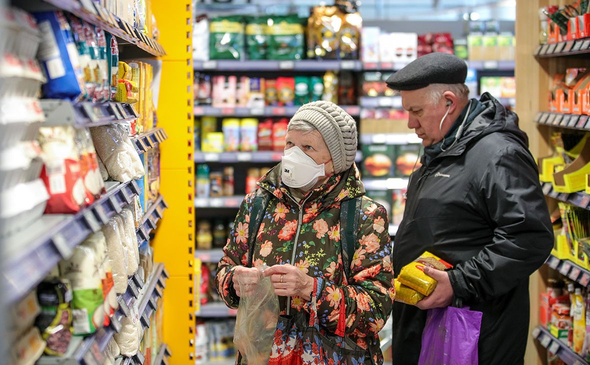 В Запорожских супермаркетах охрана перестаёт справляться с наплывом нарушителей карантина (ВИДЕО)