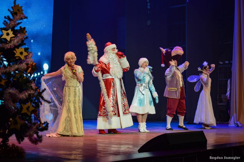  В запорожской филармонии показали новогоднее шоу