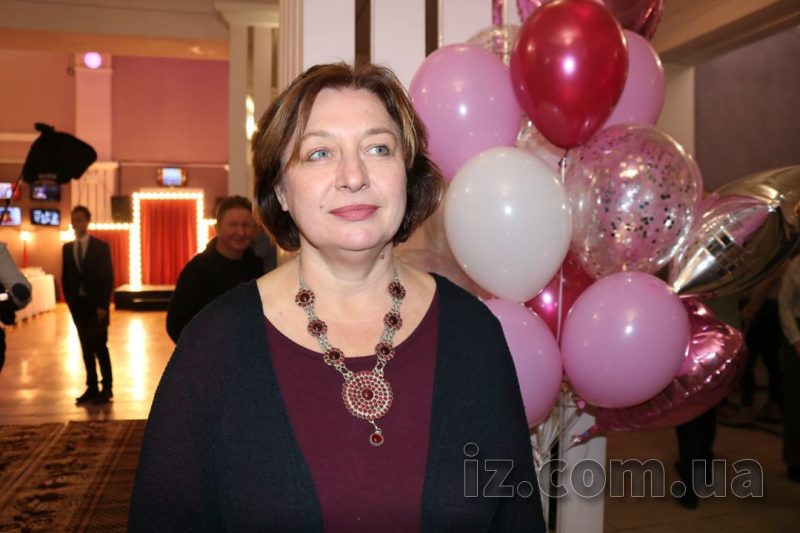 Художница Татьяна Власенко создает новогодние шары и игрушки ручной работы