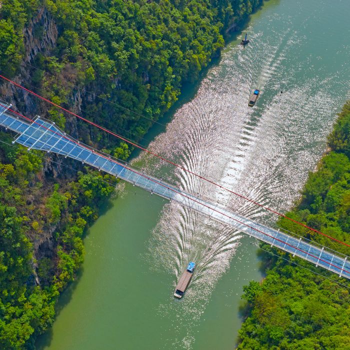 10 самых необычных мостов, которые открыли в мире в 2020 году - фото 