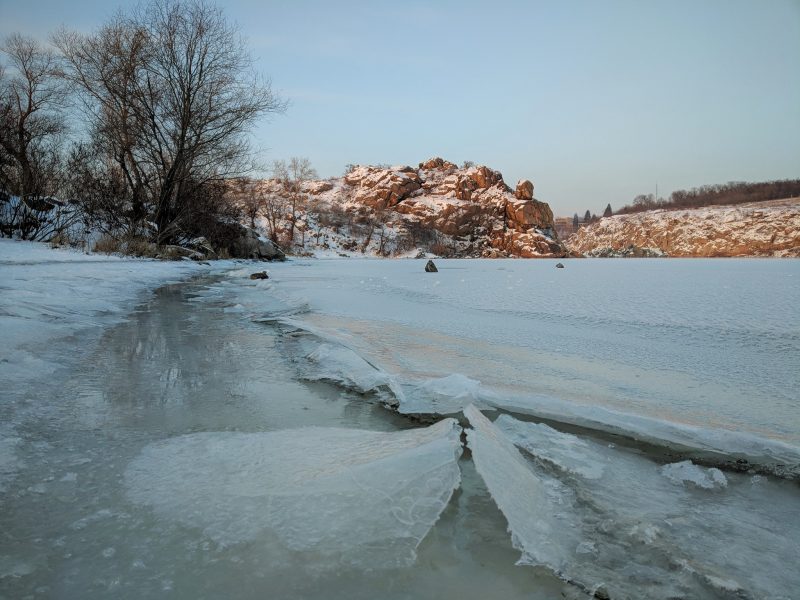 Очарование зимней Хортицы показал запорожский фотограф - фото