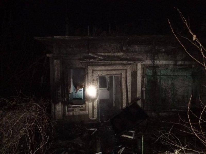 В Запорожье горели частный дом и дача: погибли люди 