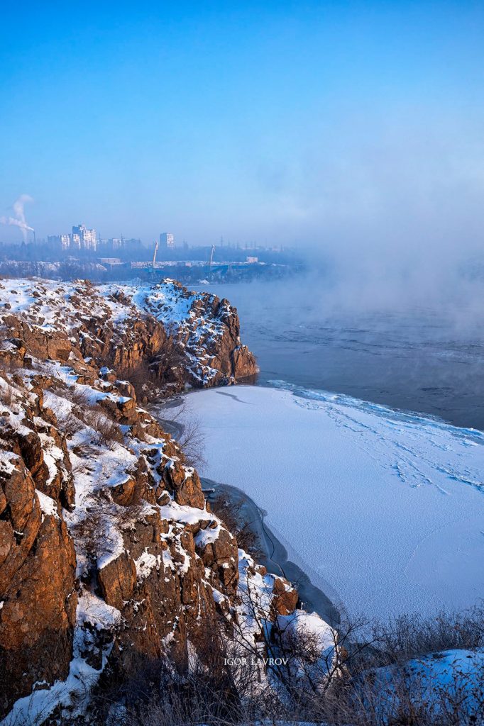 Запорожский фотограф Игорь Лавров выложил в соцсети красивые зимние фотографии