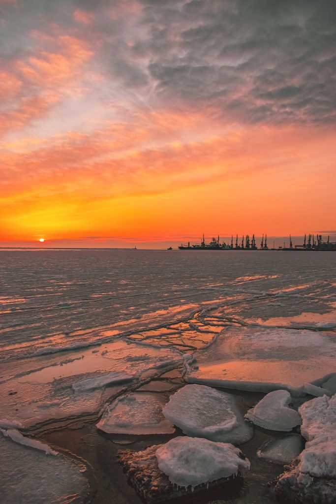Фотограф запечатлела потрясающий закат в Бердянске - фото