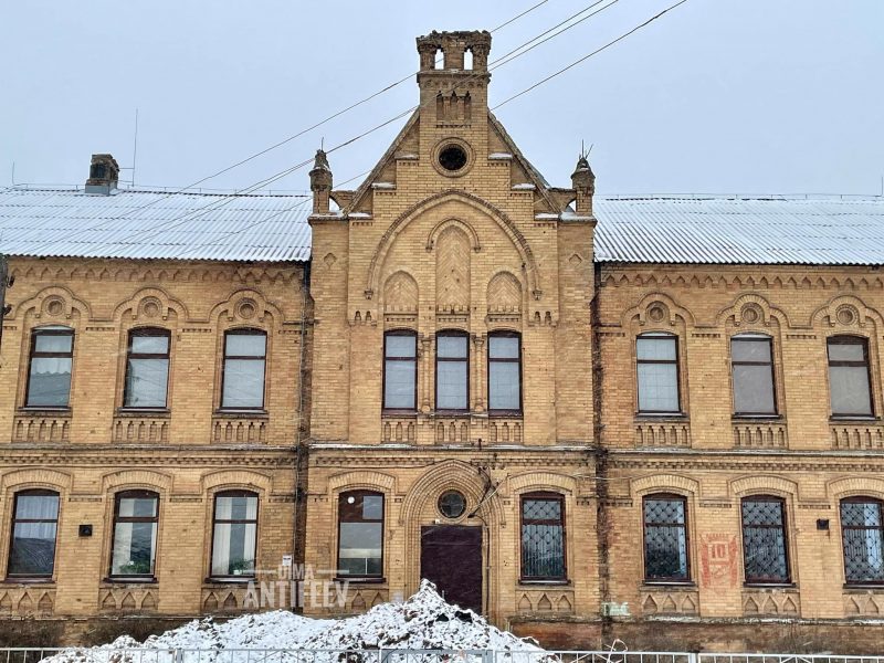 Как в селе Запорожской области выглядит училище, построенное меннонитами