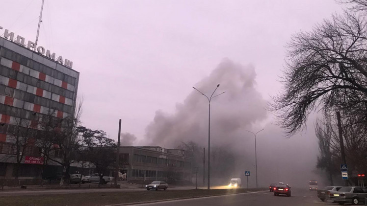 В Запорожской области на территории завода разгорелся крупный пожар (ФОТО)