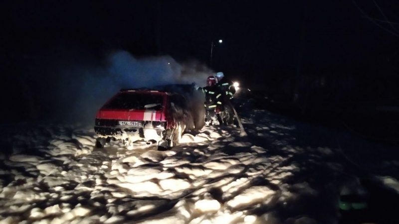 Два автомобиля сгорели в Запорожье, еще два — в Гуляйполе