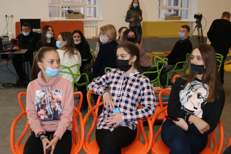 Запорожские дети сняли социальные ролики о том, как защитить себя в интернете