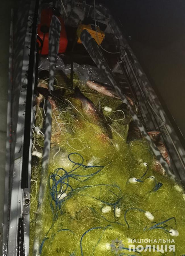 Добычу мужчина поймал с помощью незаконных рыболовных лесковых сетей
