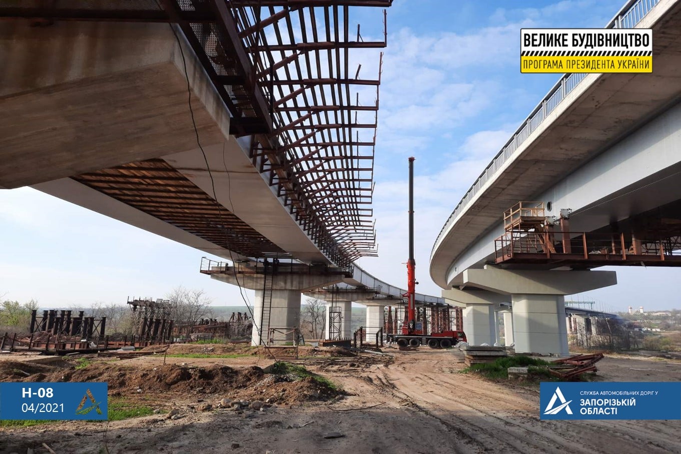 В Запорожье проходит важный этап работ на строительстве нового моста (ВИДЕО)