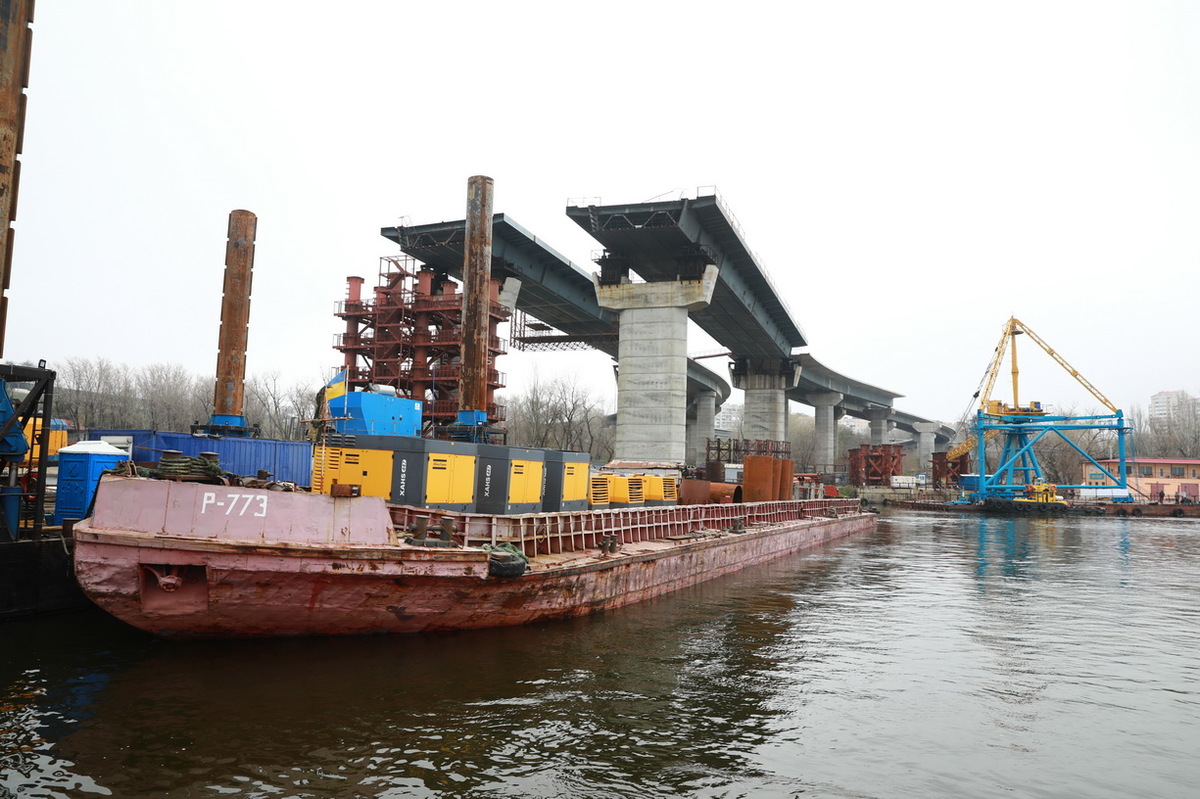 В Запорожье завершают важный этап работ на строительстве нового моста: когда откроют движение (ФОТО)
