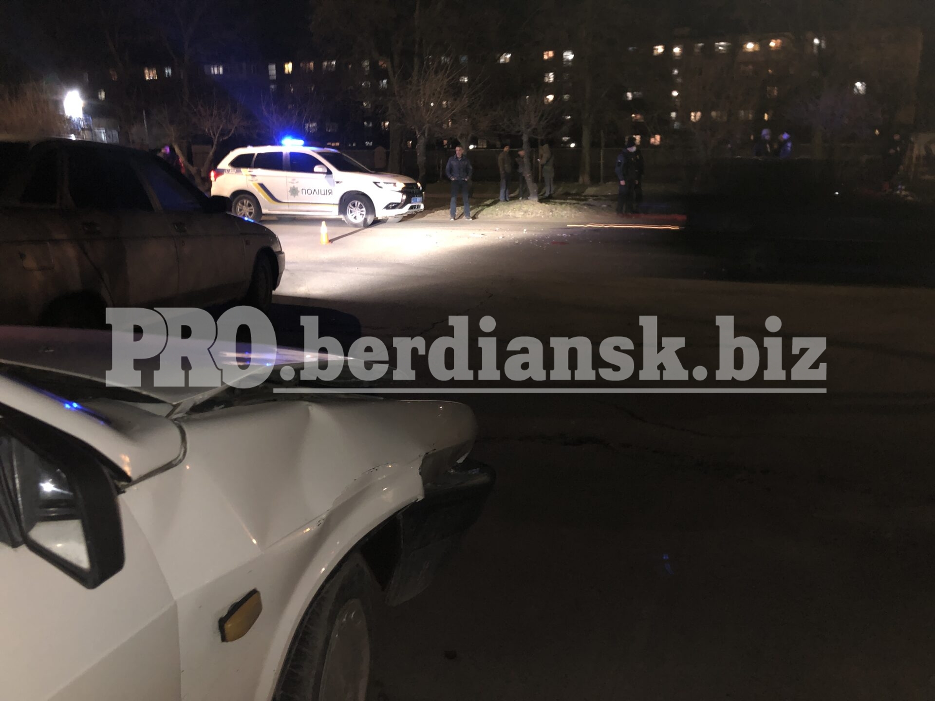 В Бердянске под колесами автомобиля пострадал мотоциклист